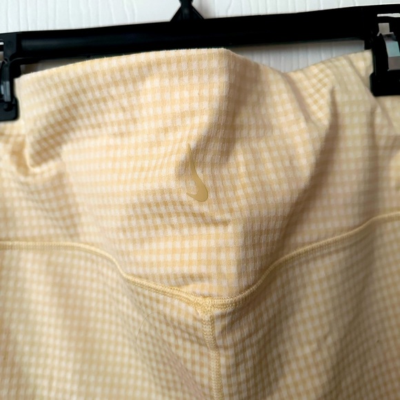 Nike Dri Fit yellow running shorts - Picture 6 of 7